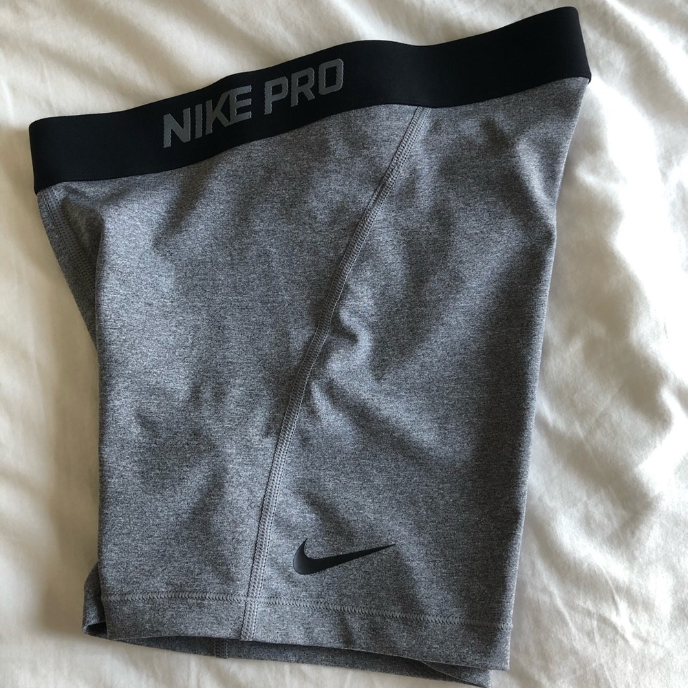NWOT GREY NIKE PRO SPANDEX